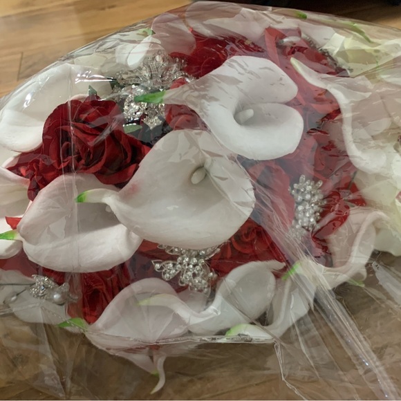 BNWT Iffo Calla Lilies Simulation Rose Bride Wedding Bouquet - Picture 7 of 7